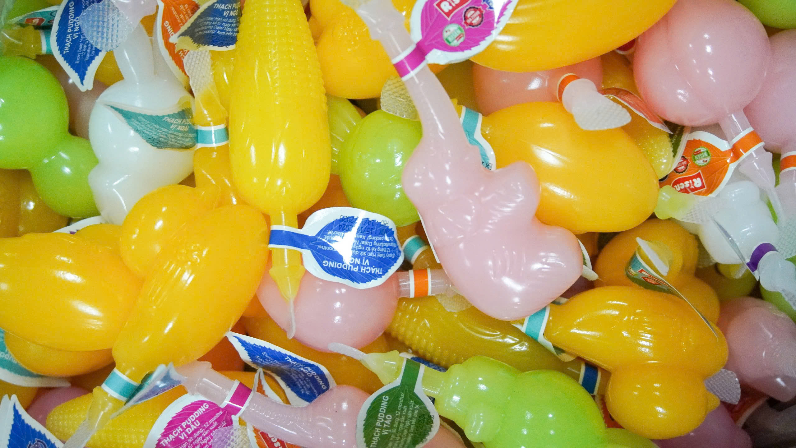 Cơn sốt Thạch hút trái cây Risen: Vì sao món hàng này lại trở thành tâm điểm?